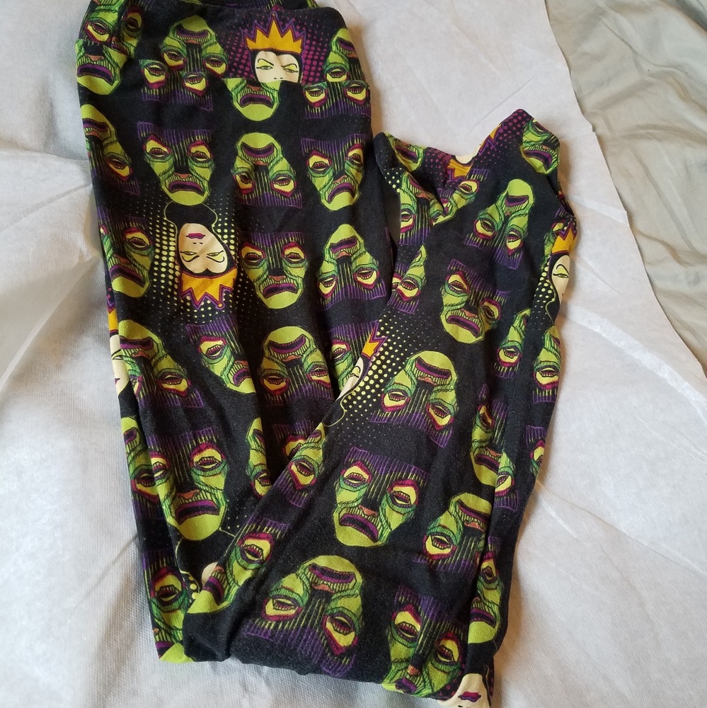 TC lularoe Disney queen leggings